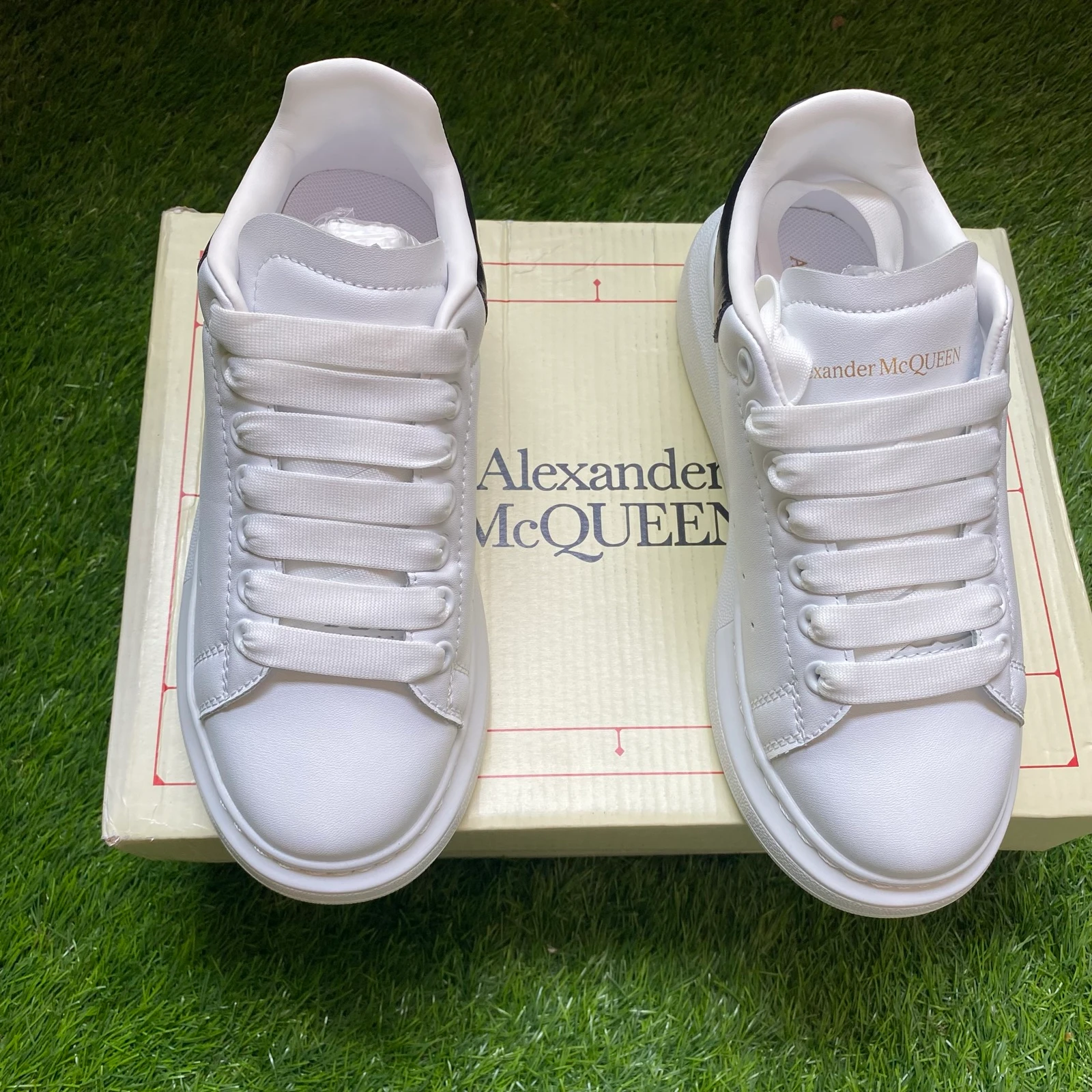 Alexander McQueen Oversized Black and White | Size 36 | New | With Box – photo 2